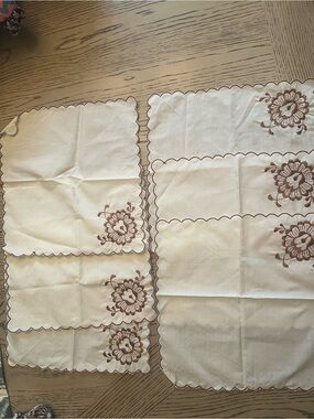 vintage Madeira linen floral embroidery and scalloped edges linen napkins set 6